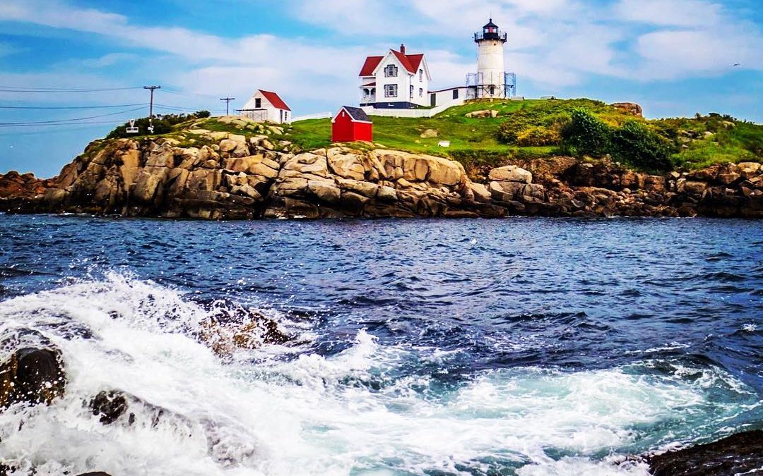 Oh, Maine Lighthouses, how you amazed me this summer.

#maine #nubblelighthouse …