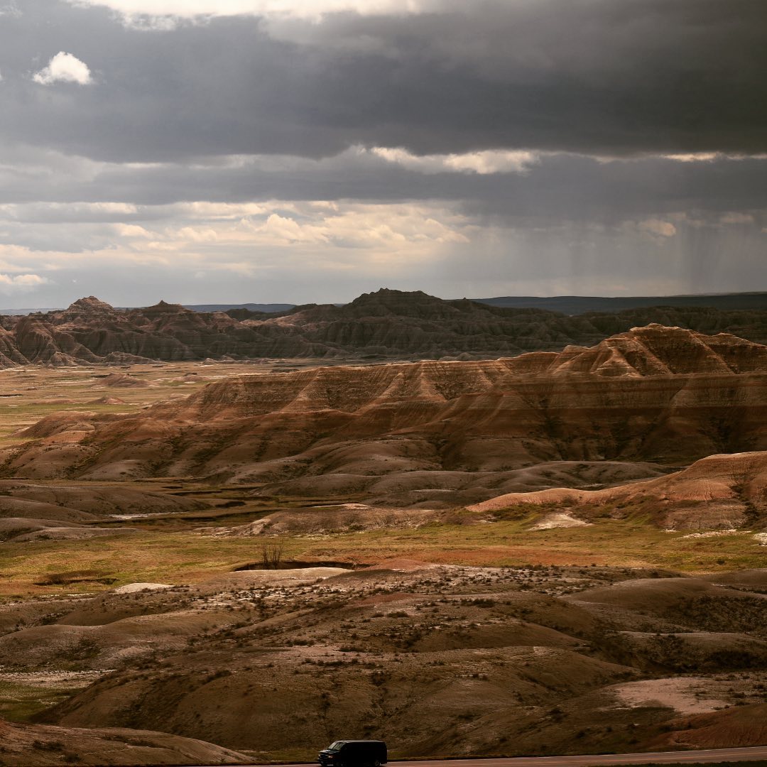 Weather is constantly changing in the Badlands. #springweather #passingraincloud…