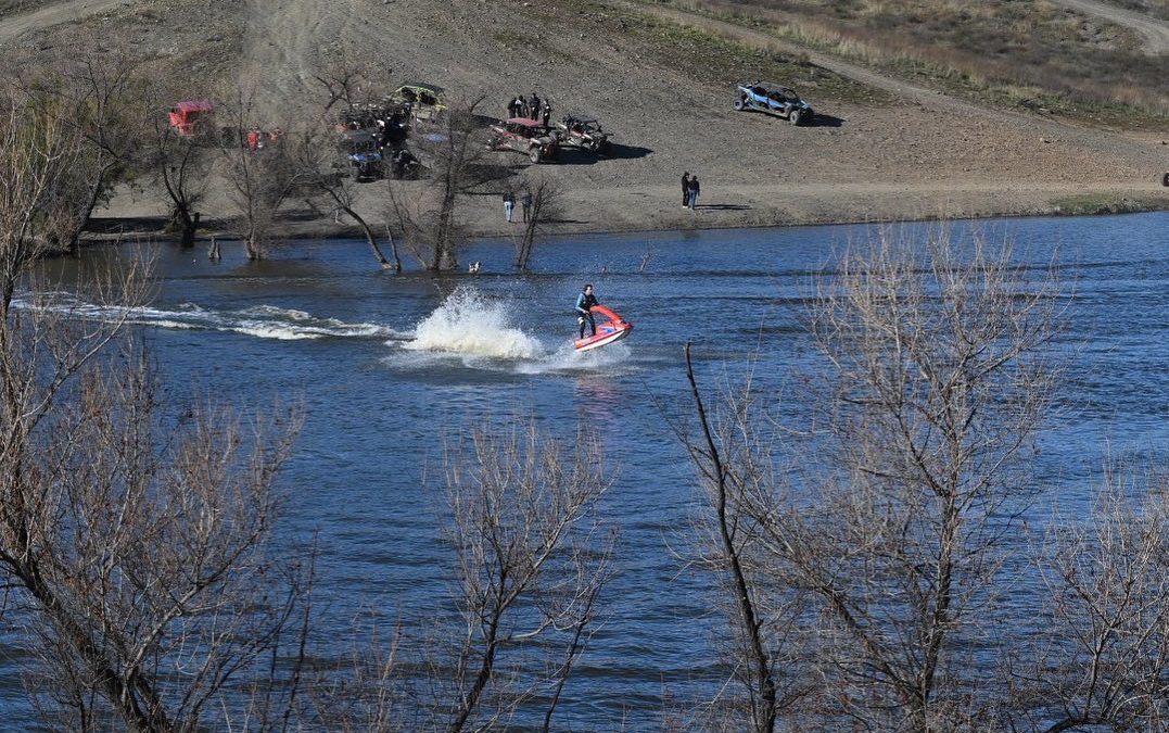 Hiked out to a reservoir and found lots of people out playing on the other side …