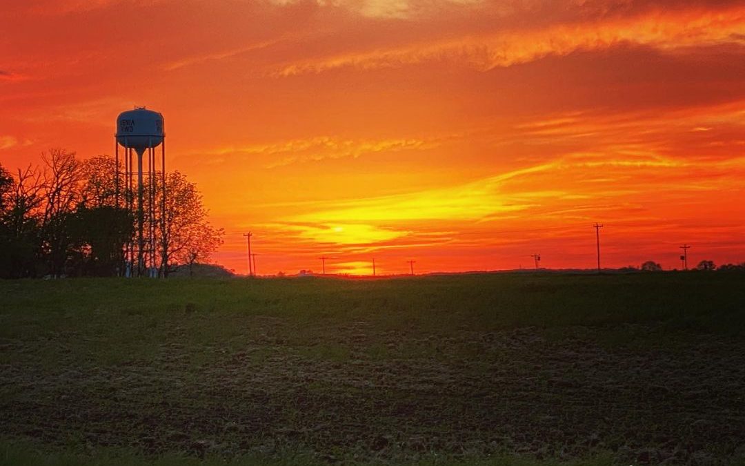 The sun sets on another weekend. I hope it was magical!  #sunset #minnesotabound…