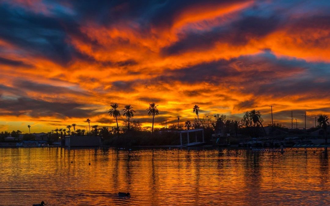 As the sun began to set on the horizon of Lake Havasu, I came across a wonderful…