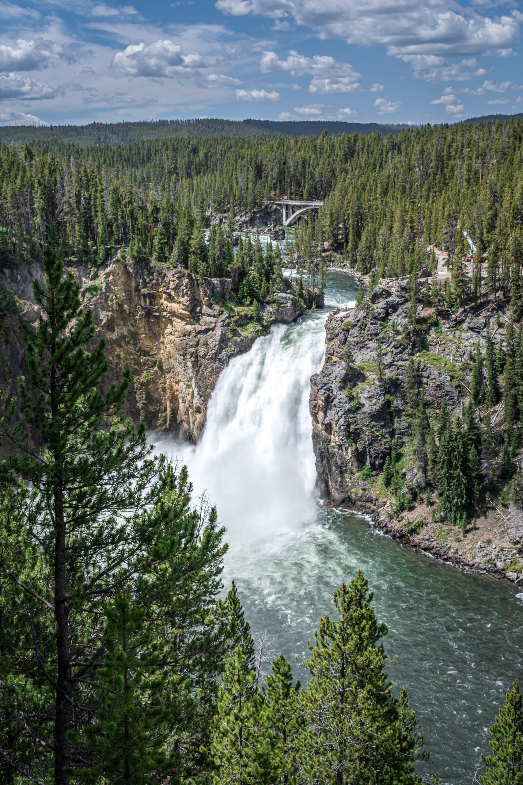 Yellowstone’s Grandeur: Yellowstone’s Upper Falls