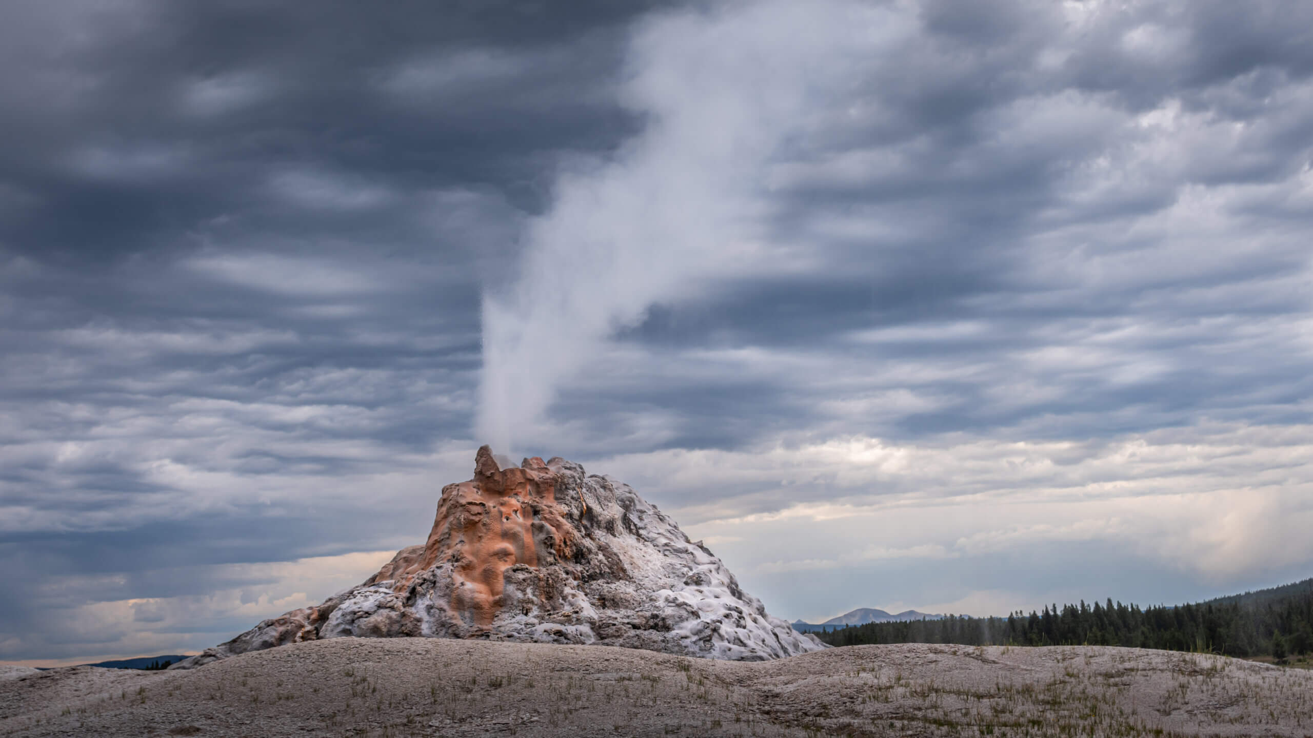 Geyser Glow: Illuminating White Dome’s Spectacular Display