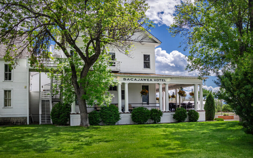 Historic Montana Hotel: Porch of the Sacajawea Hotel