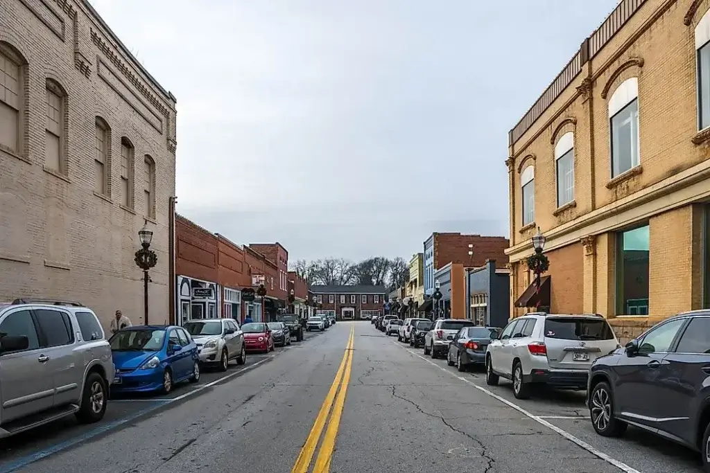 7 Picture-Perfect Main Streets In South Carolina